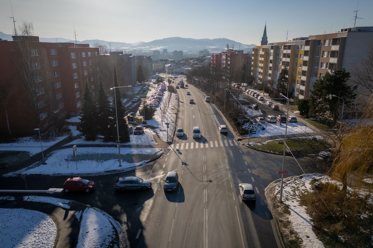 Řidiči ve Frýdku-Místku kašlou na předpisy, radnice je chce zpomalit pomocí radaru