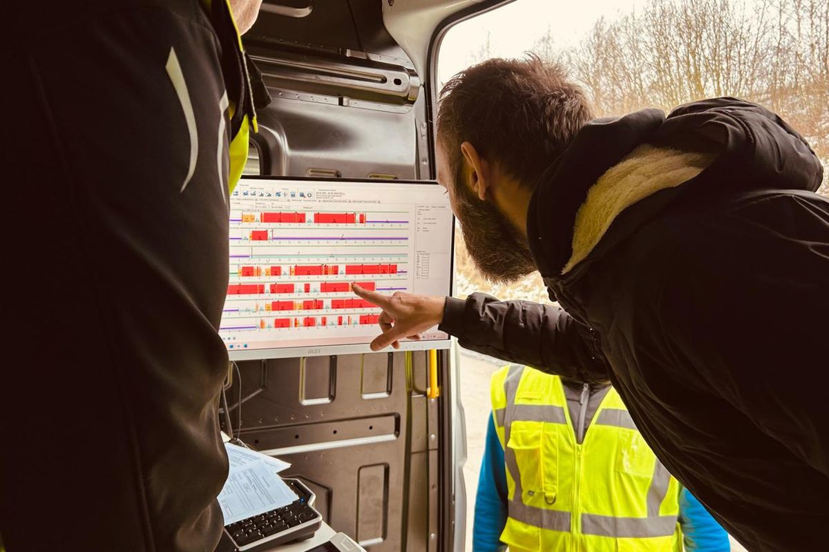 Nebezpečná jízda. Řidič kamionu zastaveného u Prahy skoro nespal, jel jak za dva