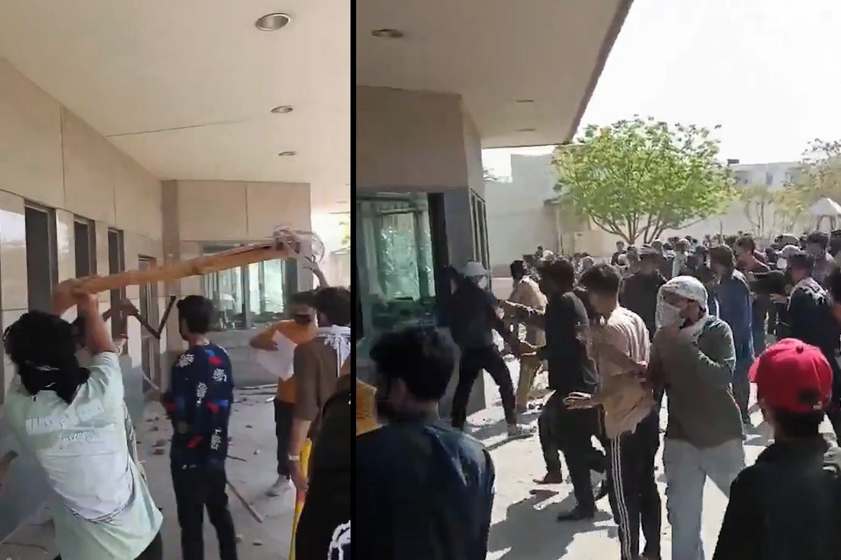 Stovky šíitů zaútočily na americký konzulát v Karáčí, šest mrtvých