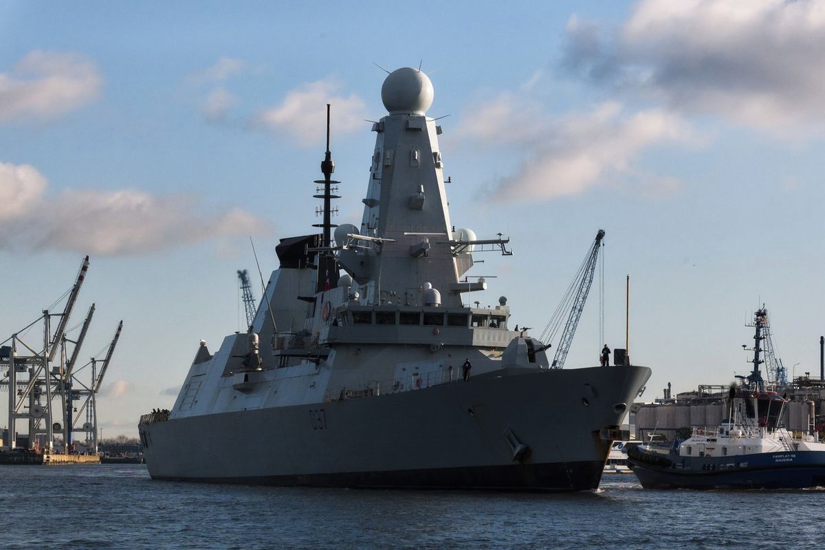 Británie kvůli hrozbě z Íránu vyšle na Kypr torpédoborec Duncan