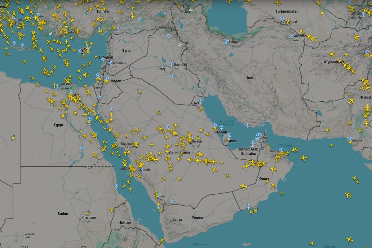 Chaos v letecké dopravě: Přes tisíc zrušených letů kvůli Blízkému východu