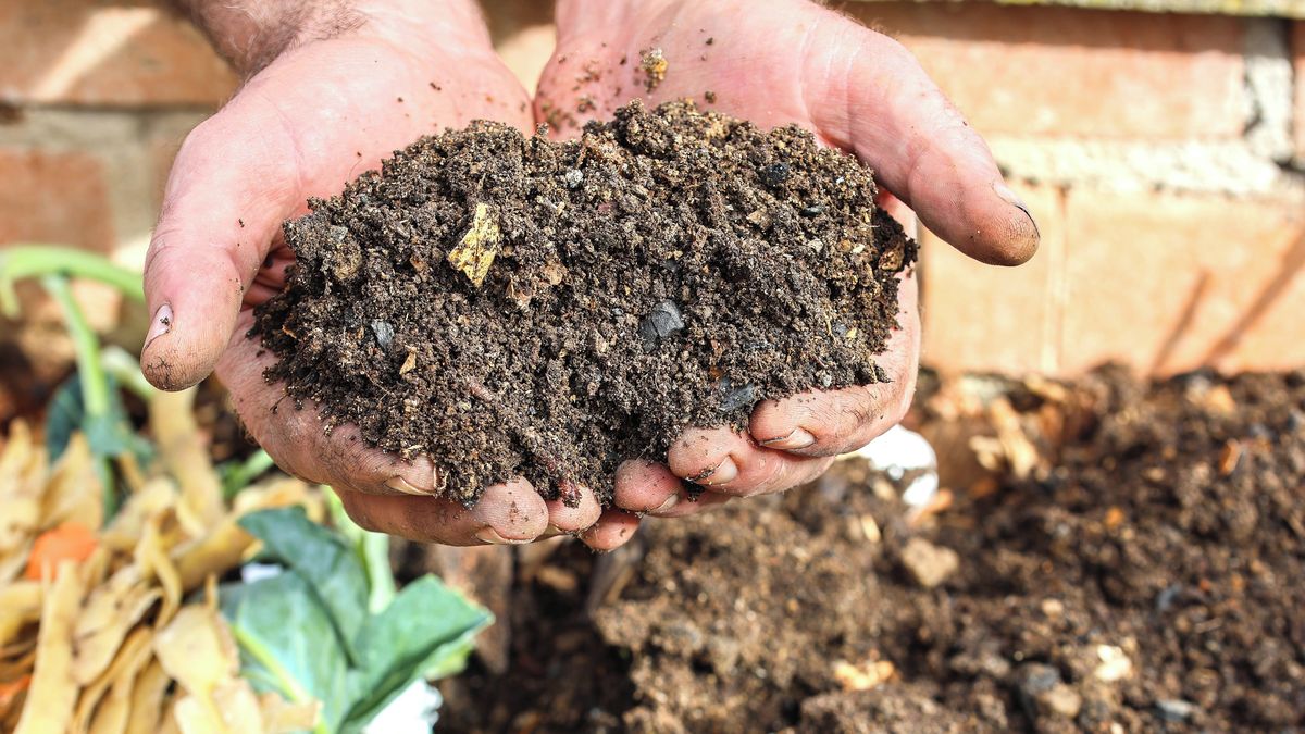 Jak na jaře správně probudit kompost k životu