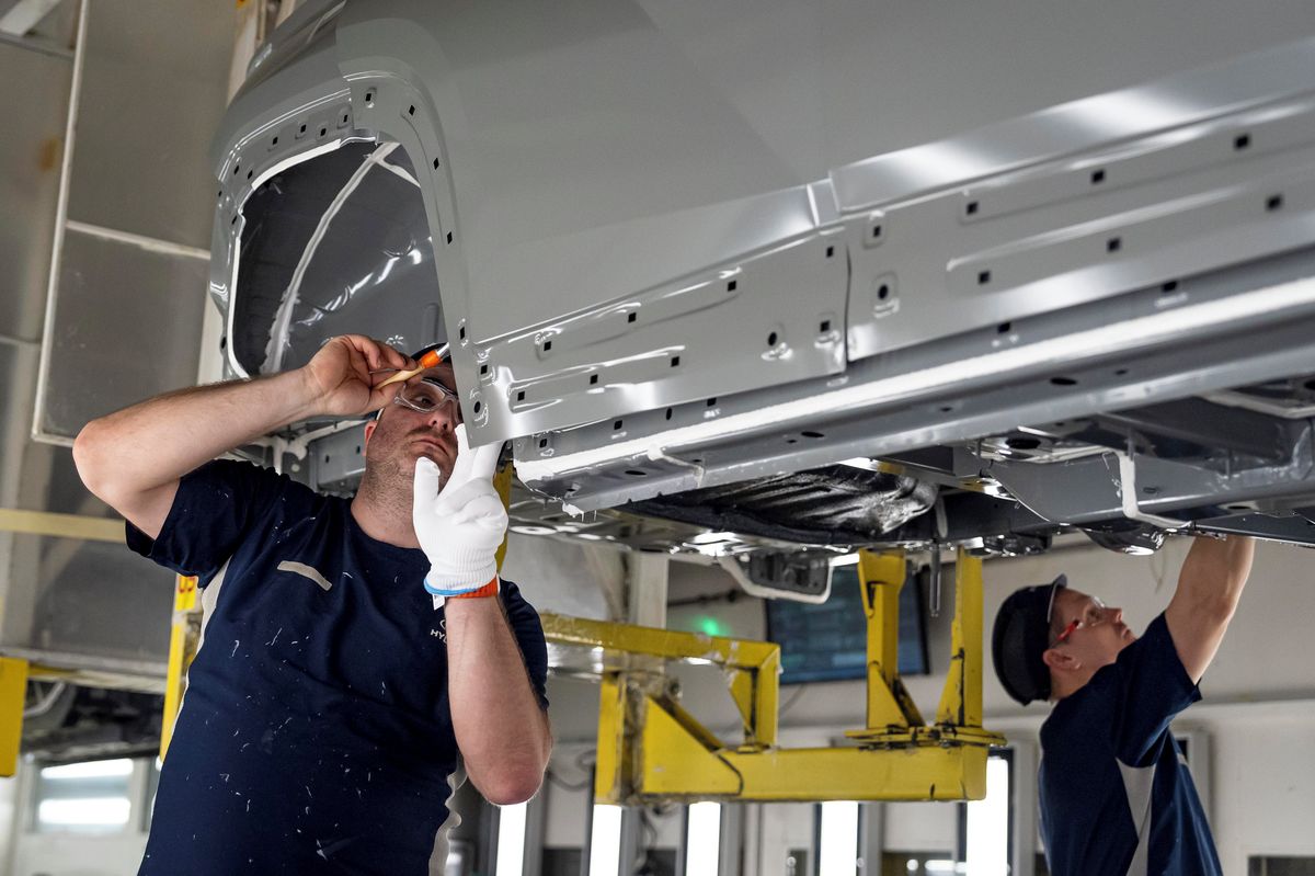 Průmysl pokračoval v růstu i v únoru