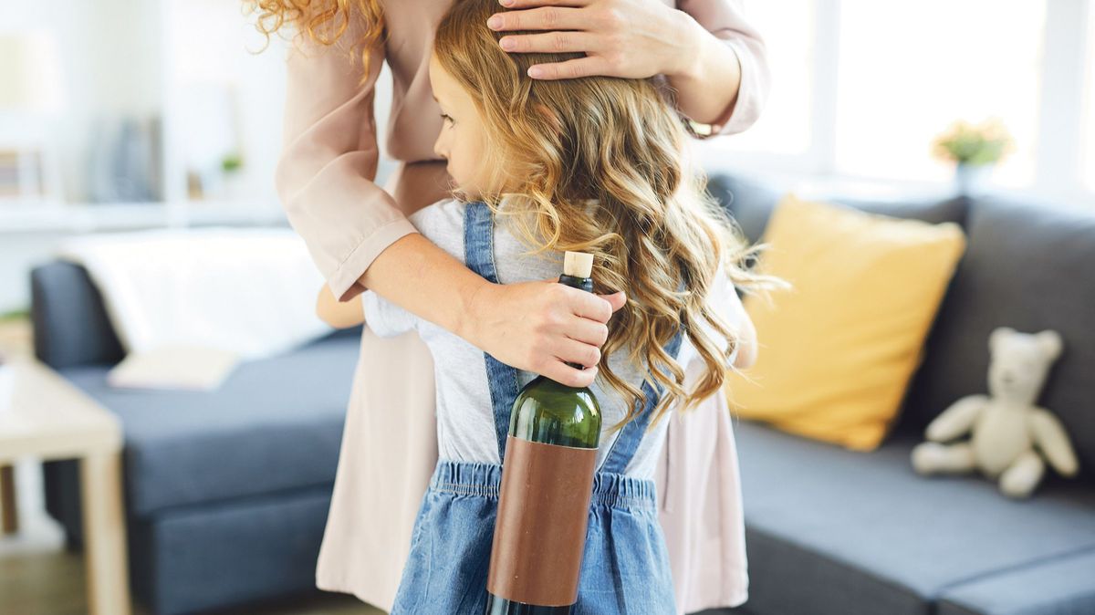 Moje máma pije aneb Jak se děti vyrovnávají s tím, že opakovaně vidí matku opilou