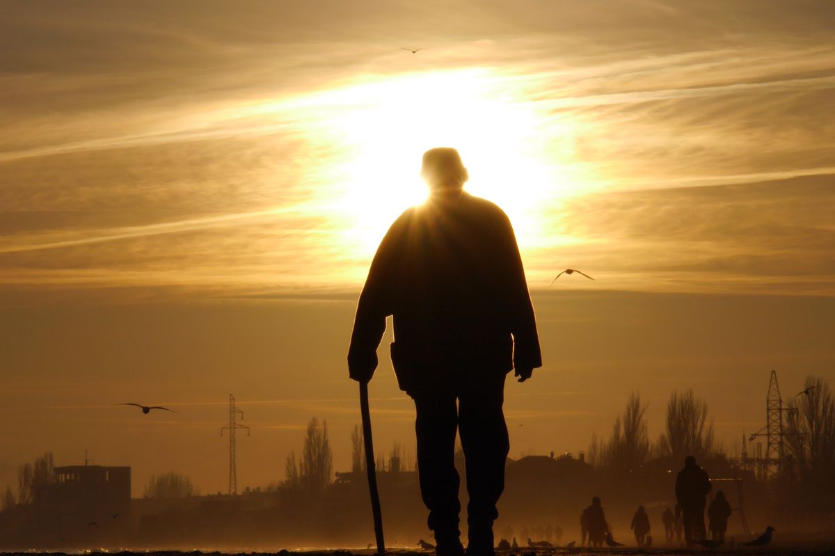 Nejstarší člověk planety žije zřejmě v Brazílii a je mu 118 let. Holduje kávě a ubalí si cigaretu