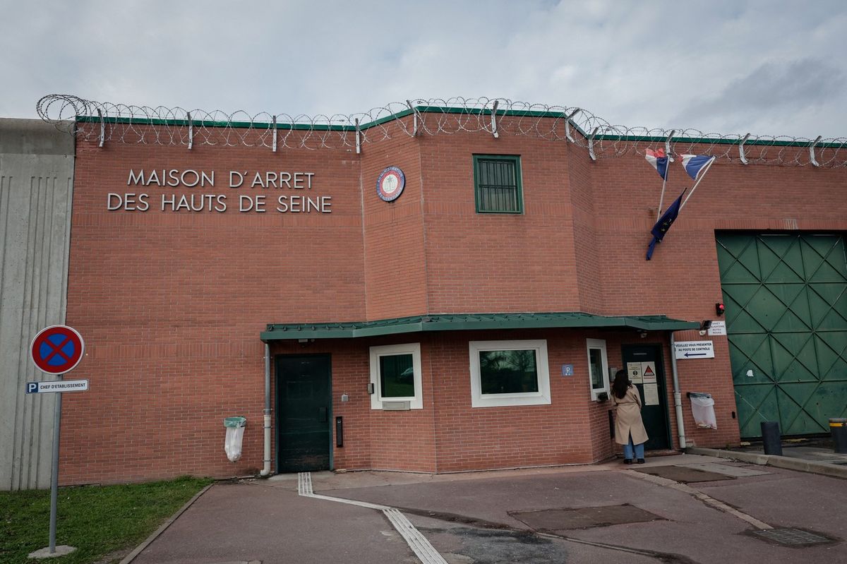 Vězeň využil výchovný výlet do Louvru k útěku. Po čtyřech dnech byl zatčen v Senegalu