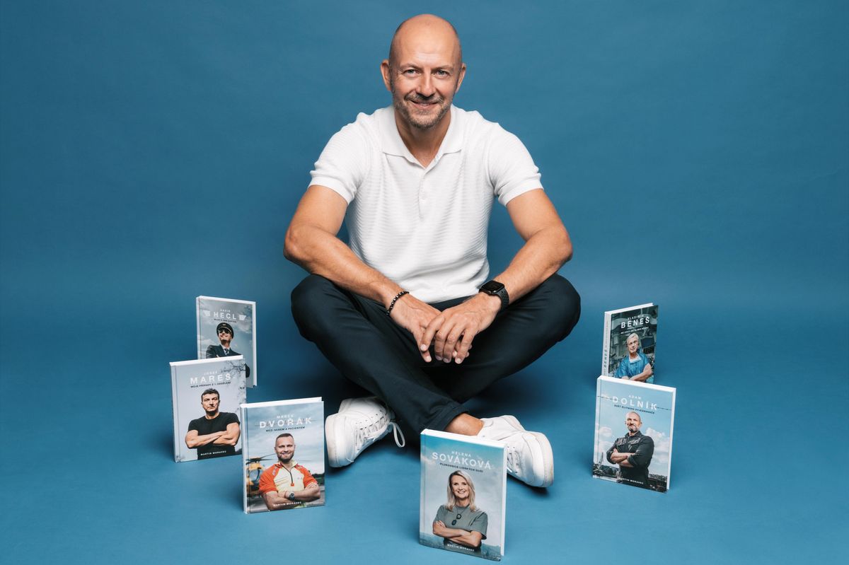 Vyzpovídal vyjednavače i pilota a prodal 400 tisíc knih. Žádná otázka není blbá, říká Martin Moravec