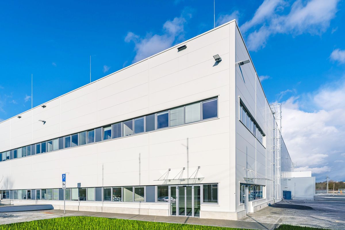 V Karlových Varech se budou vyrábět speciální silikony, práci v novém závodě najde 200 lidí