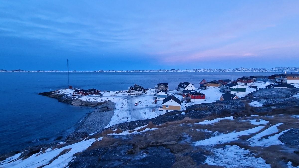 Za ledem a tichem do grónského Nuuku. Arktický ostrov láká víc než kdy dřív