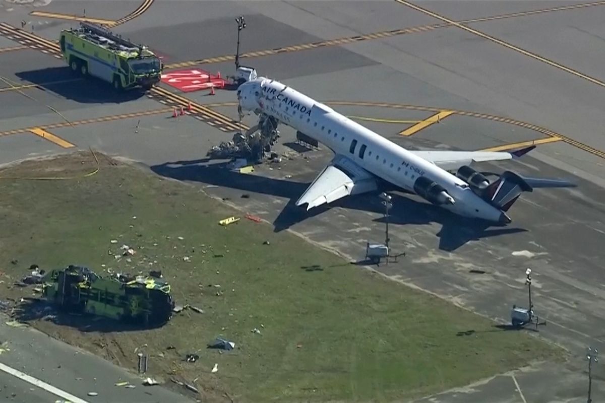 Bonjour a merci nestačilo. Šéf Air Canada odchází po skandálu s anglickou kondolencí