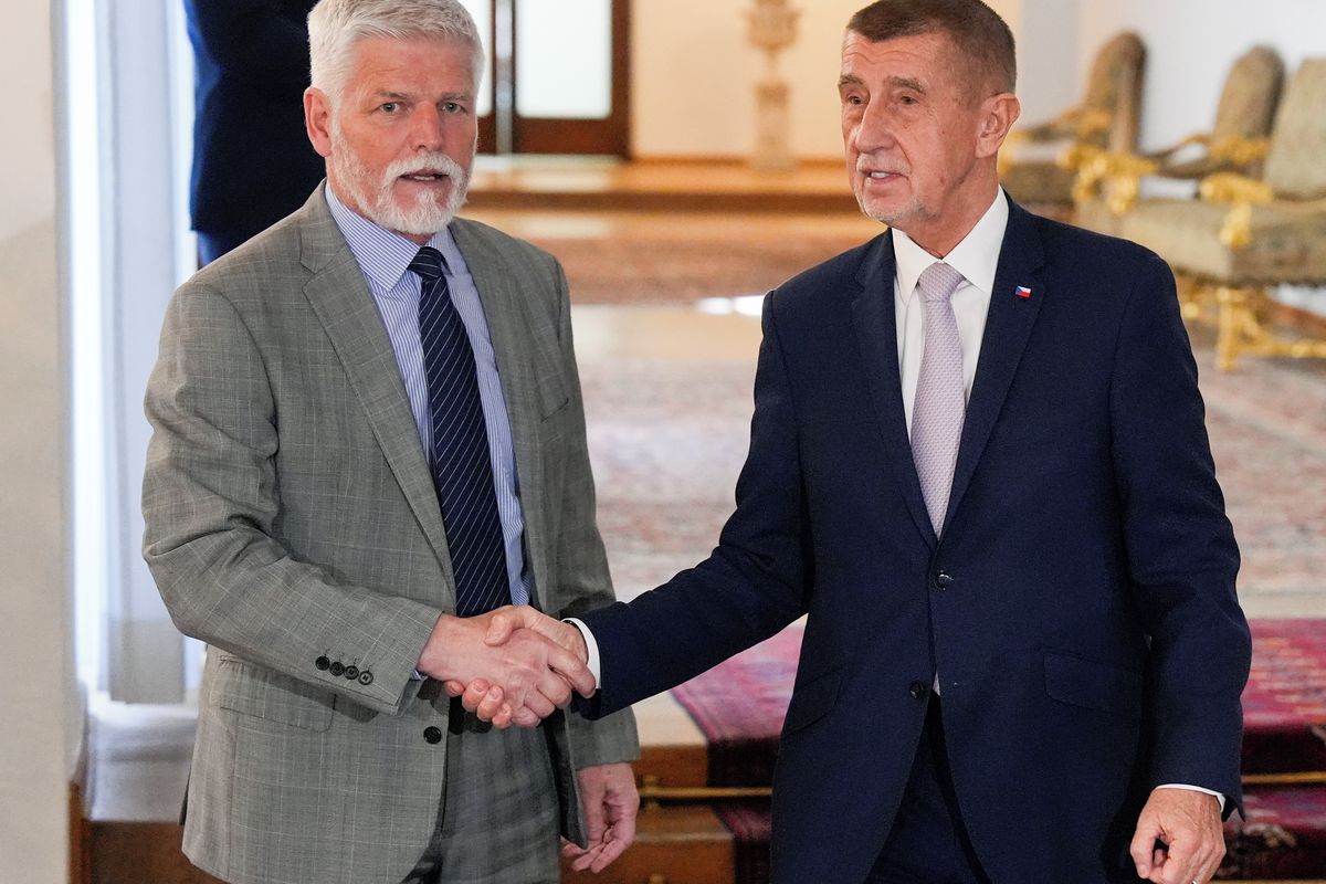 Premiér Babiš s prezidentem na summitu NATO nepočítá