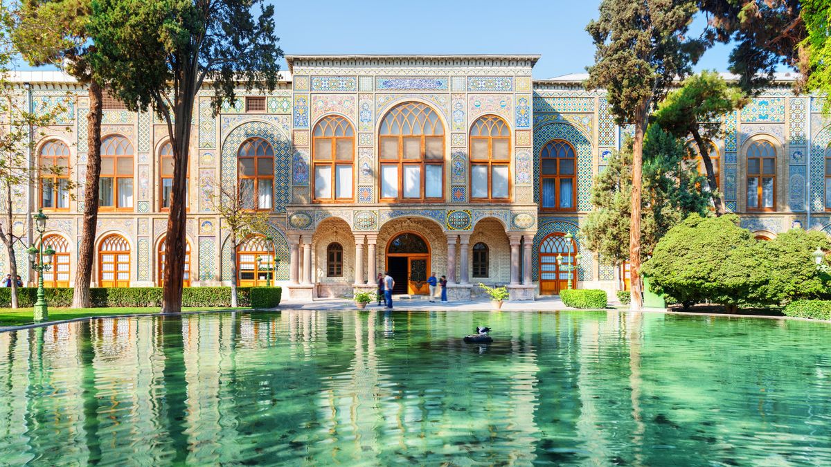 Nálety poškodily majestátní palác v Íránu. UNESCO vyzvalo k ochraně památek