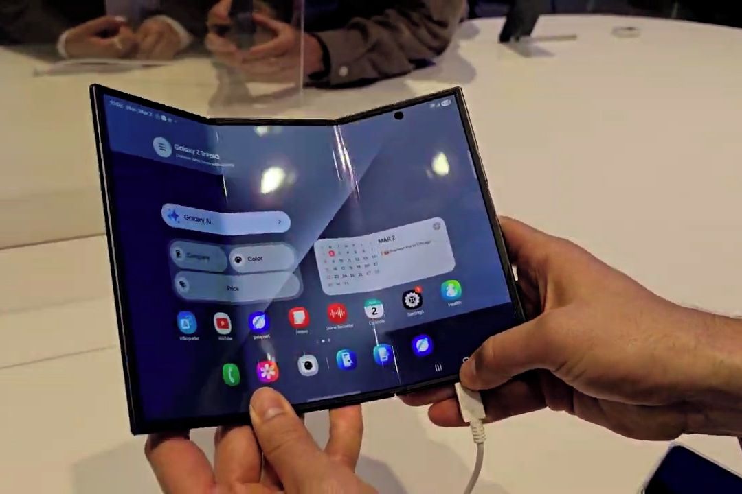 MWC 2026: Skládačka od Samsungu se vyprodala za pár minut. I když stojí přes 60 000 Kč