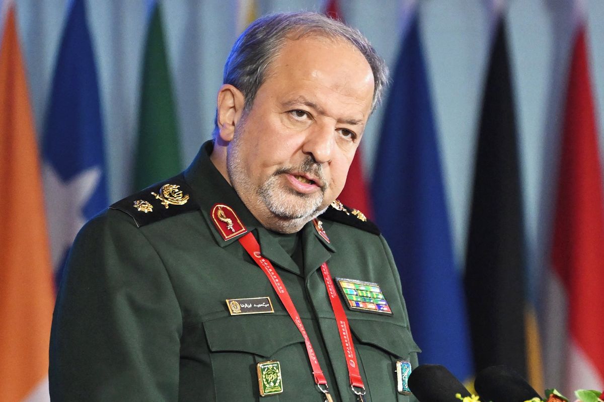 Zabitého íránského ministra obrany nahradil generál revolučních gard