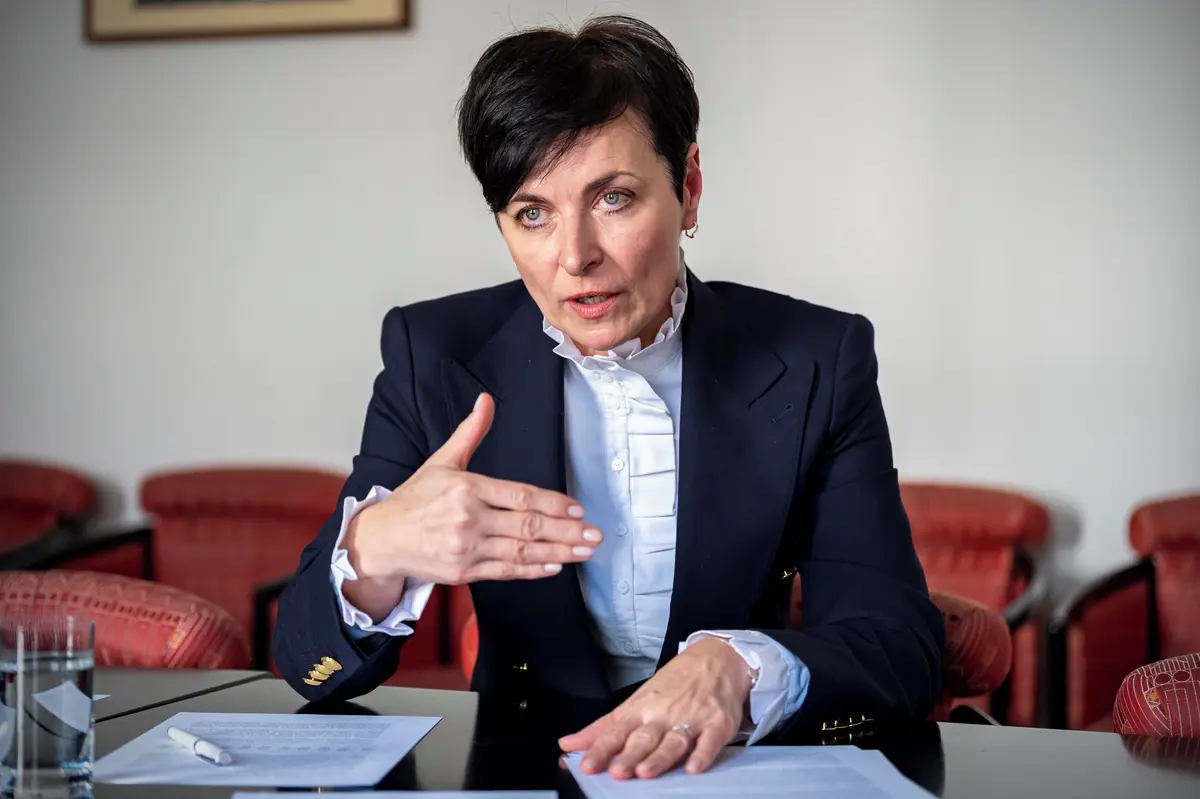 Nejvyšší soud nařídil znovu otevřít případ nacistických hrnků a triček