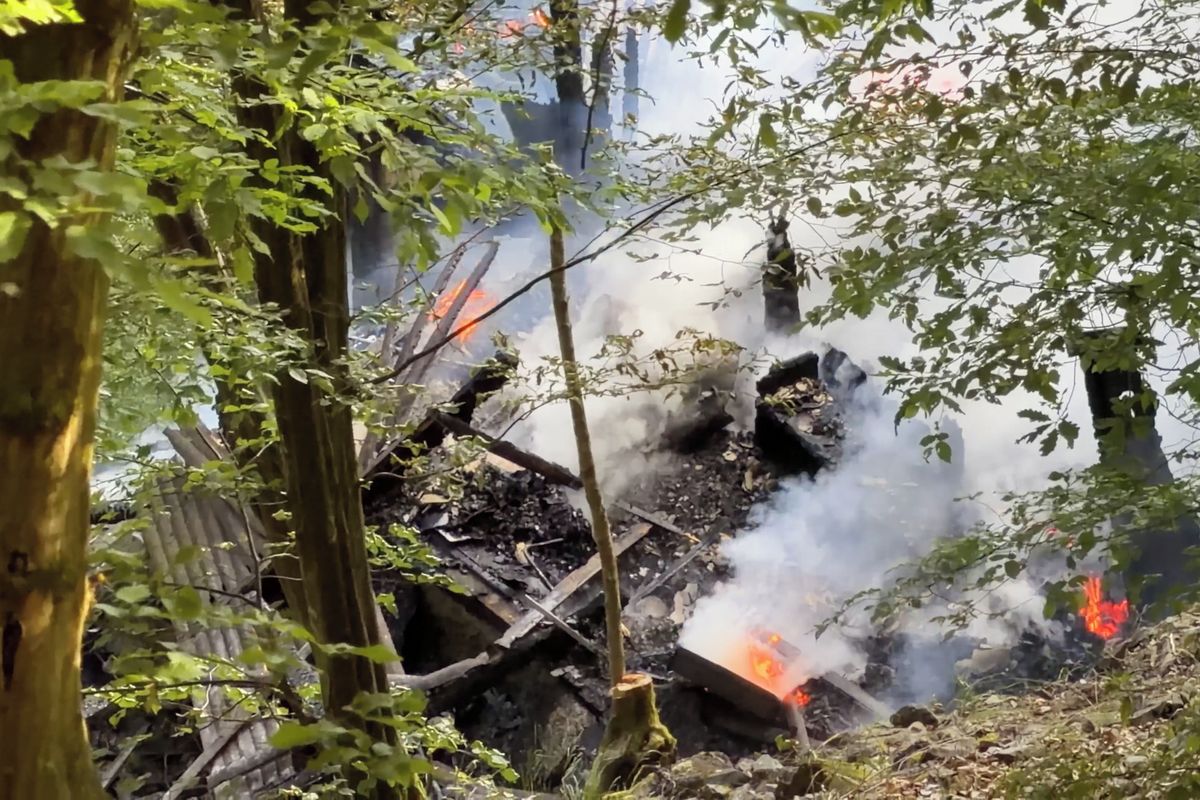 Při požáru chaty na Benešovsku se zranili dva lidé