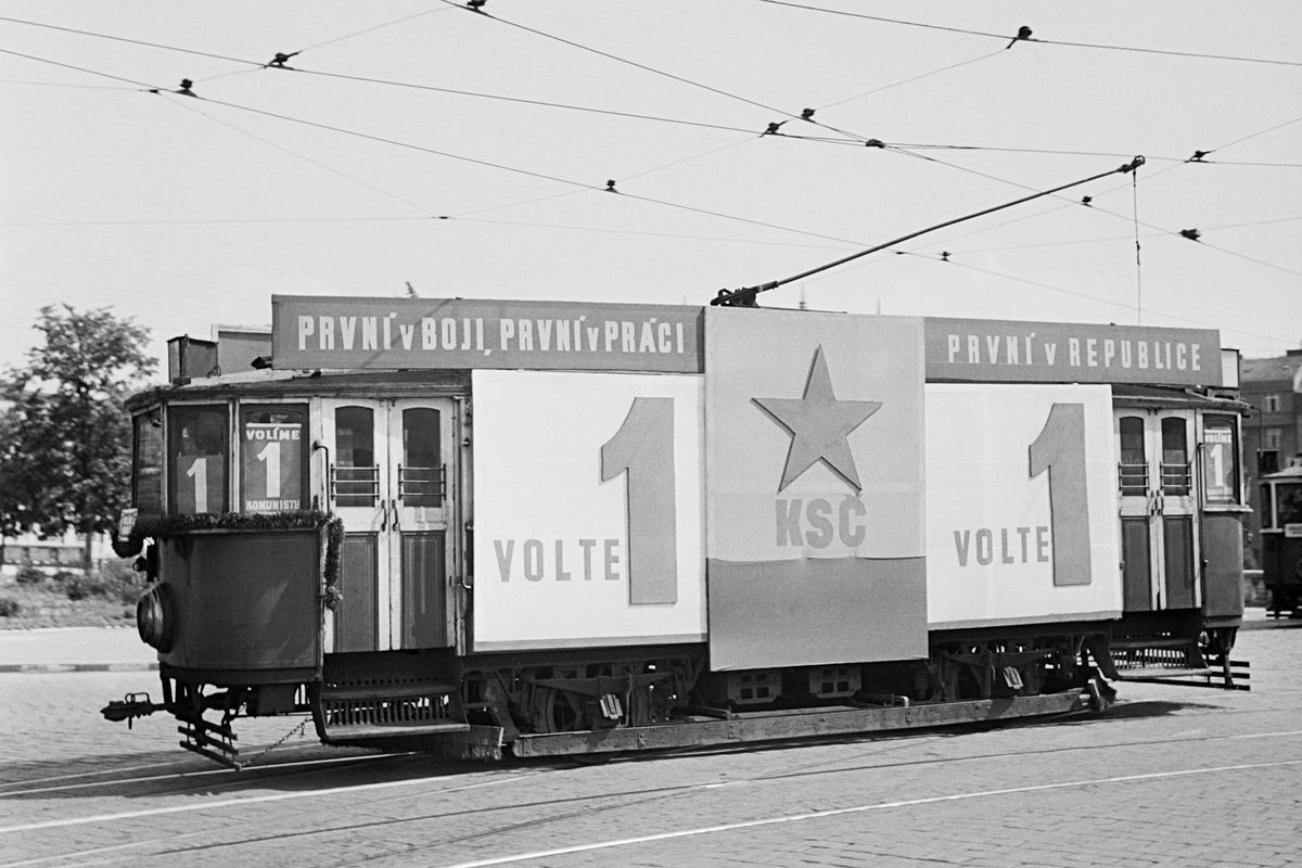 Ve volbách v roce 1946 Češi netušili, že jejich hlasy pro komunisty budou fatální