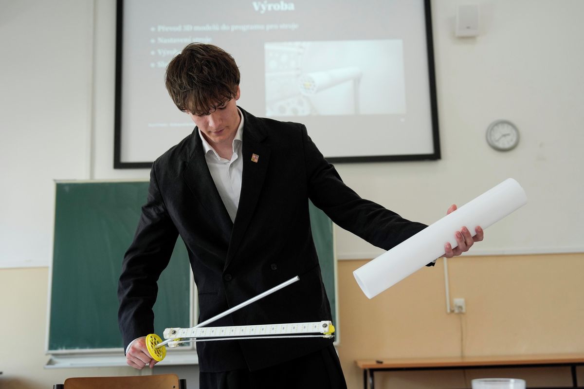 Hvězdné války i rostliny bez hlíny. Maturanti na Smíchově předvedli praktické využití technologií