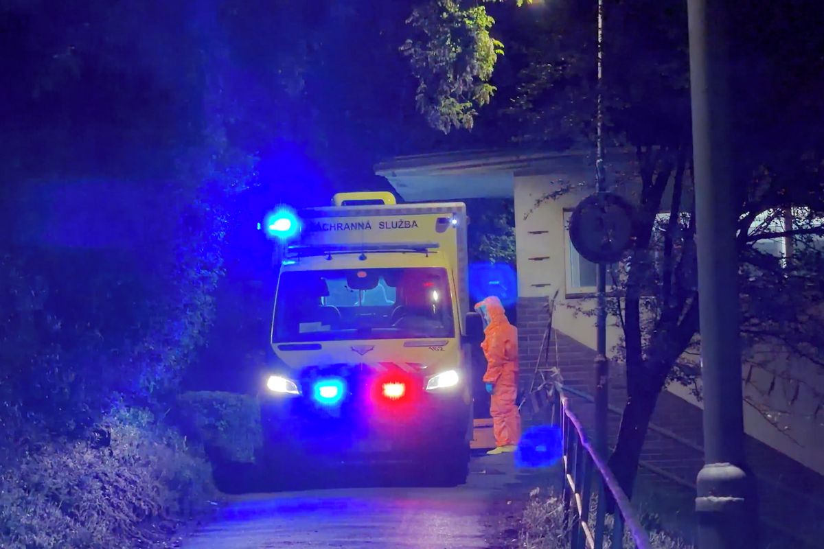 Američan, který byl v kontaktu s ebolou, dorazil na Bulovku