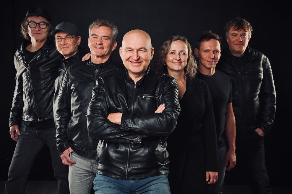 Tři sestry budou mít večírek v Braníku. Oslaví na něm i šedesátiny Fanánka a Zdeňka Růžičky