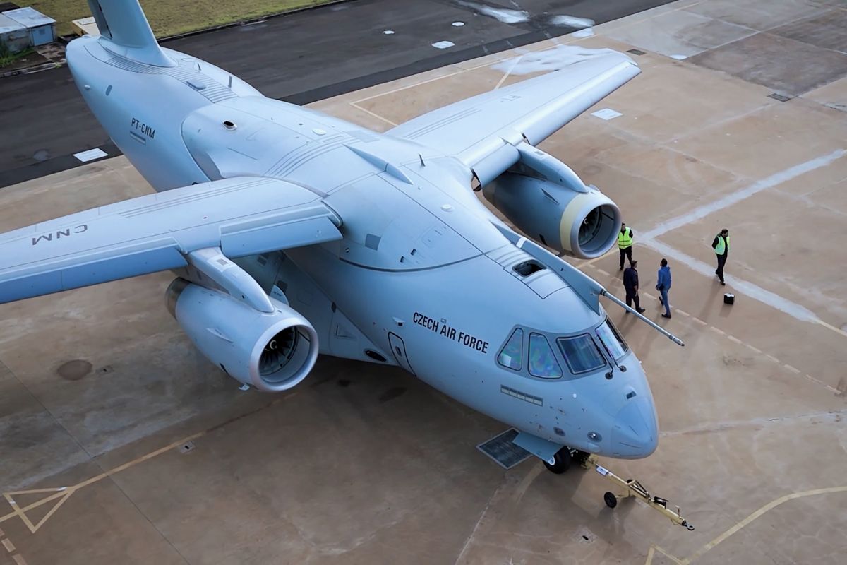 První armádní Embraer C-390 už létá, vojáci zveřejnili video