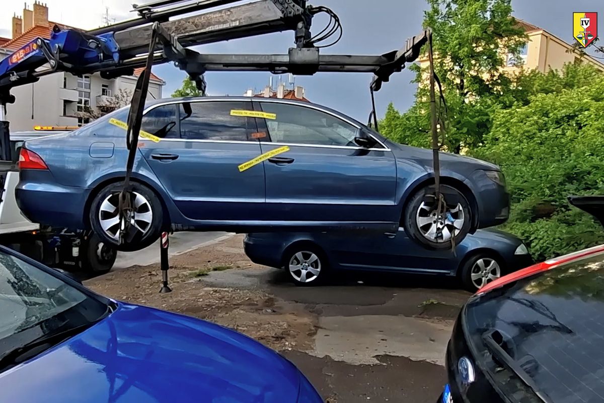 Falešný drožkař brutálně znásilnil dívku v Praze, policie hledá další oběti