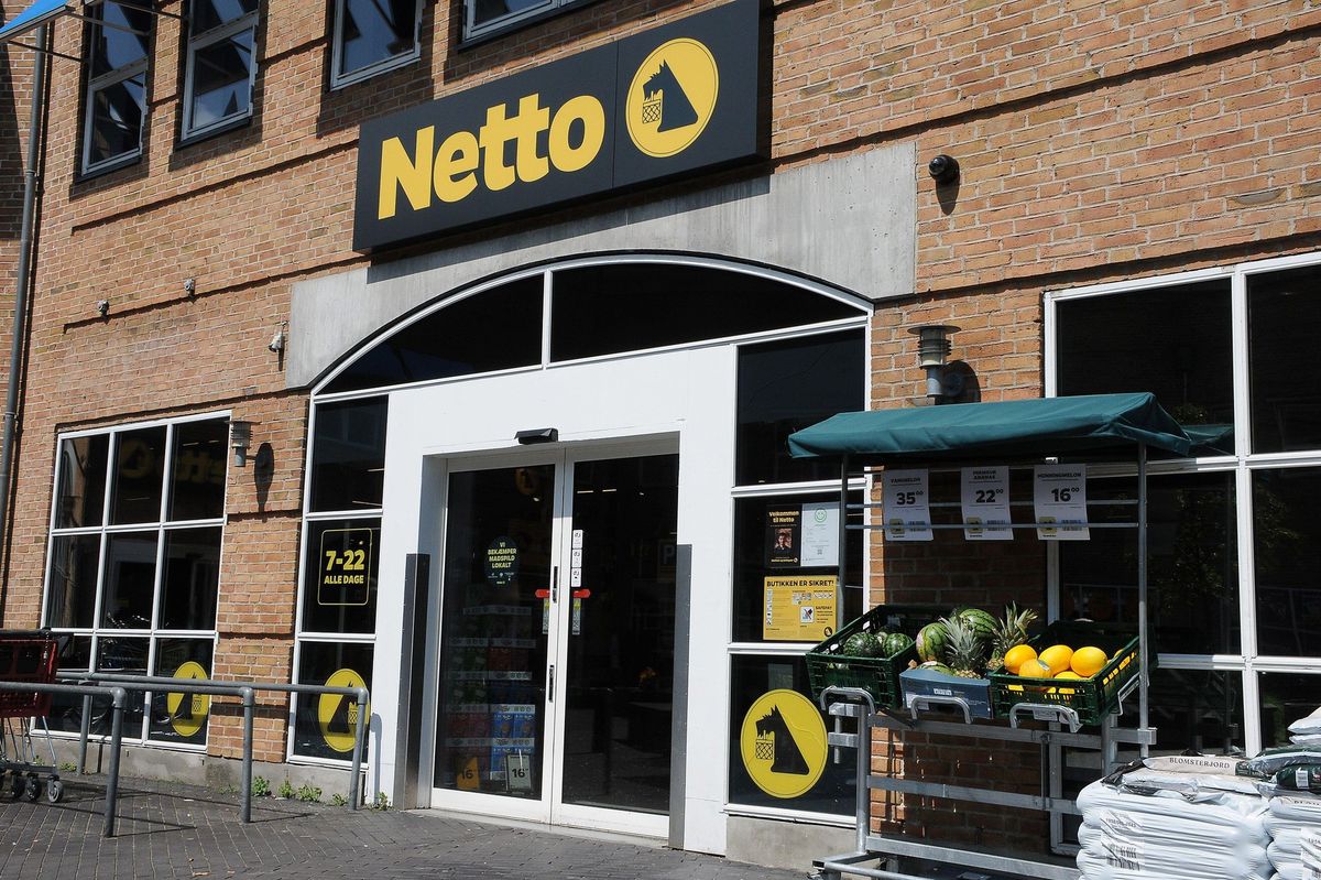 Pár v dánském supermarketu zcela naplnil vozík, ale naskenoval jen jedny kvasnice