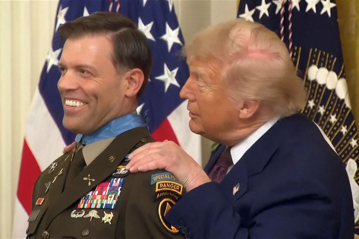 Zápas Trumpa s Medailí cti baví internet