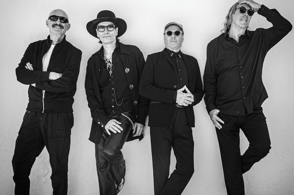 Baskytarista Tony Levin míří s kapelou Beat do Prahy a říká: Turné mě udržují mladého