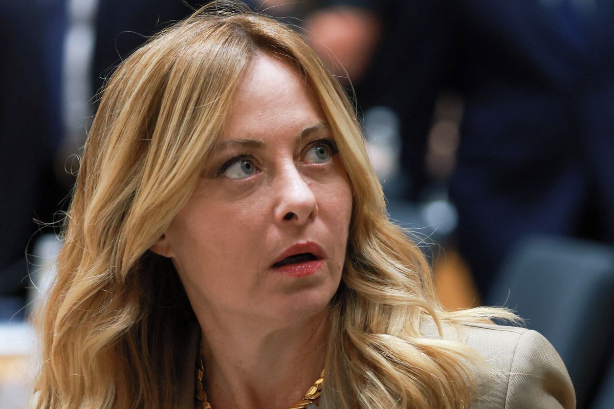 Za roztržkou Itálie s USA je zřejmě virál, kde Meloniová peskuje Trumpa. Ten si trvá na svém