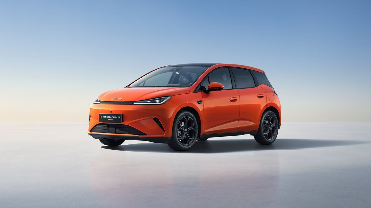 BYD přináší revoluci do revíru Fabie. Dolphin G ujede 1000 km na benzin a elektřinu