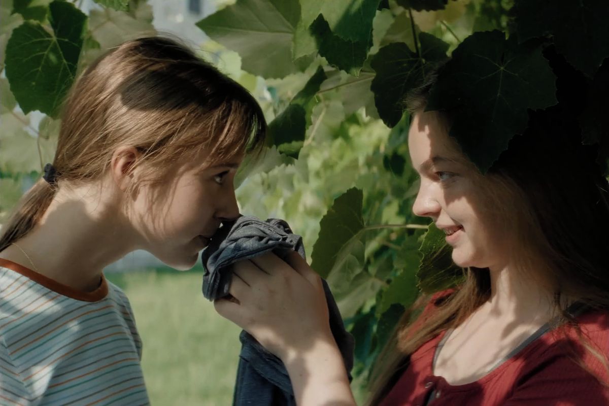 RECENZE: Probouzející se sexualitu zkoumá film Co je ti, holka?