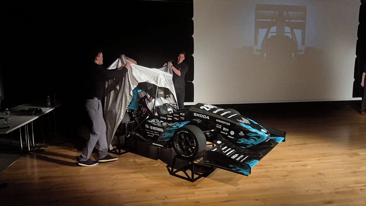 Formule z Ostravy jede dobývat svět, je lehčí i spolehlivější než předchůdce