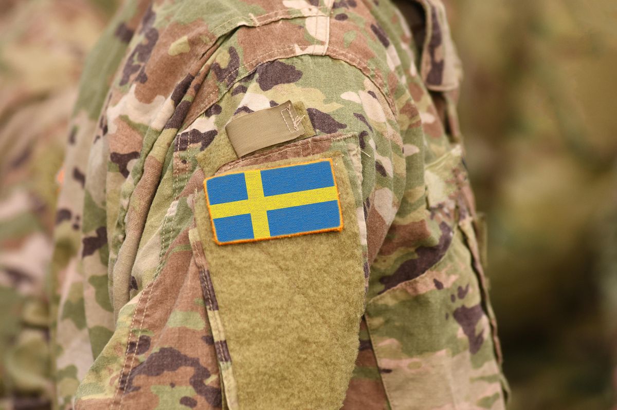 Švédská armáda vyhodila kaplana, který odmítl oddat pár stejného pohlaví