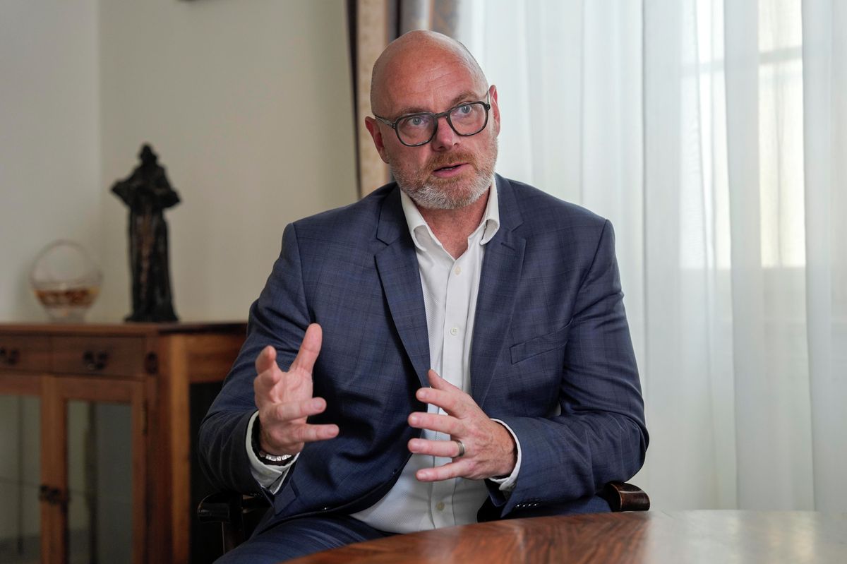 Angličtina nebude od první třídy povinná, rozhodl Plaga
