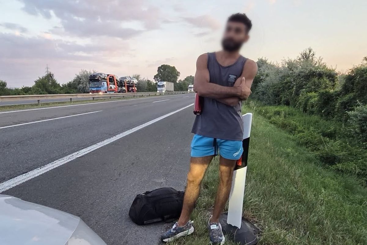 „Dělám challenge z Vídně do Brna.“ Muž kráčel po slovenské dálnici směrem na Česko