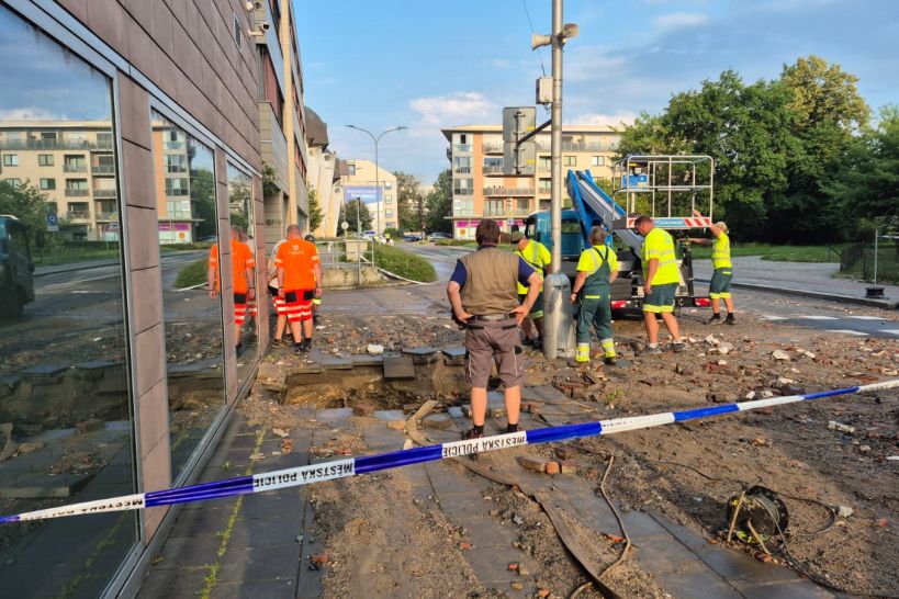 Kvůli horku prasklo potrubí, část Olomouce je bez vody