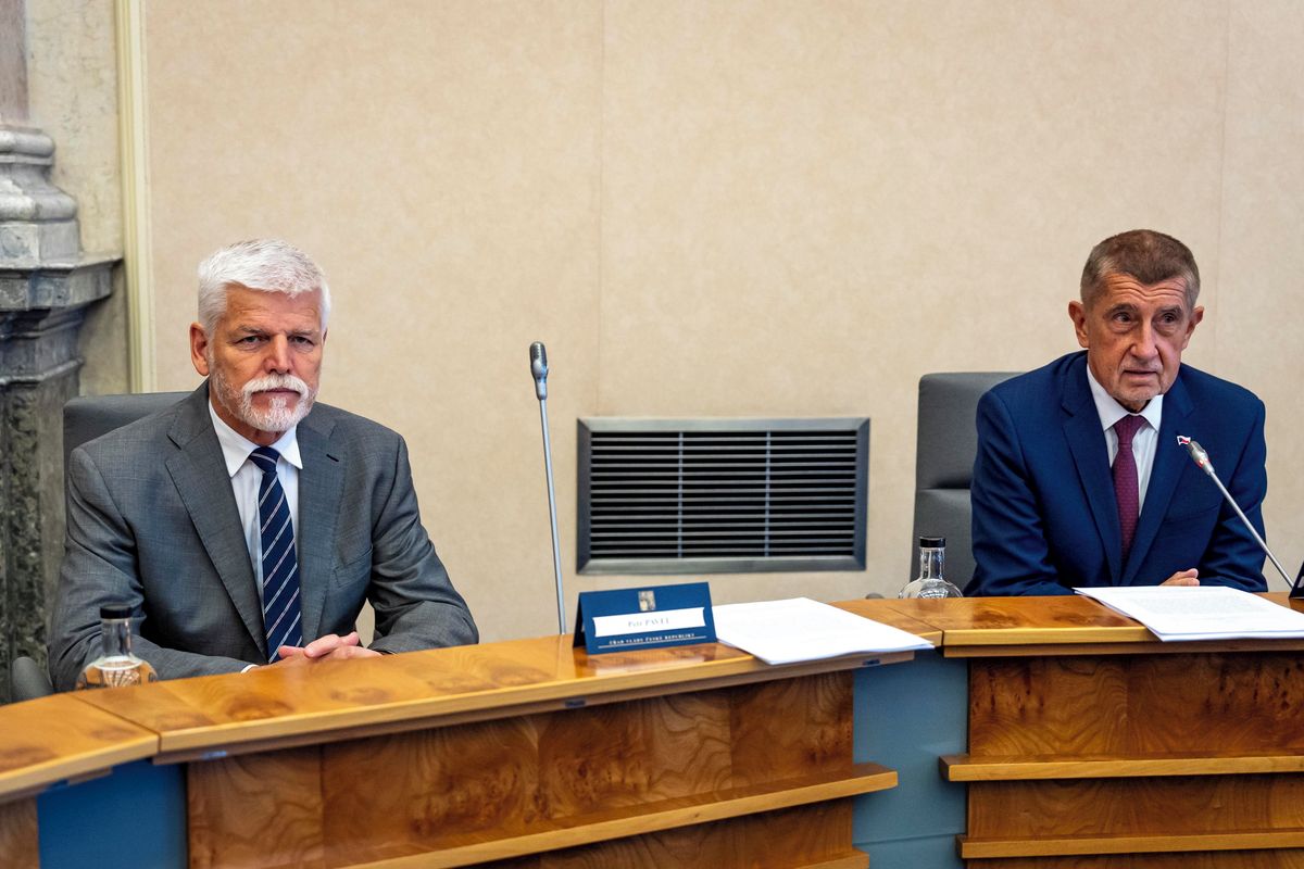 Babišova vláda učinila „chytrý tah“, může se vyhnout žalobě prezidenta