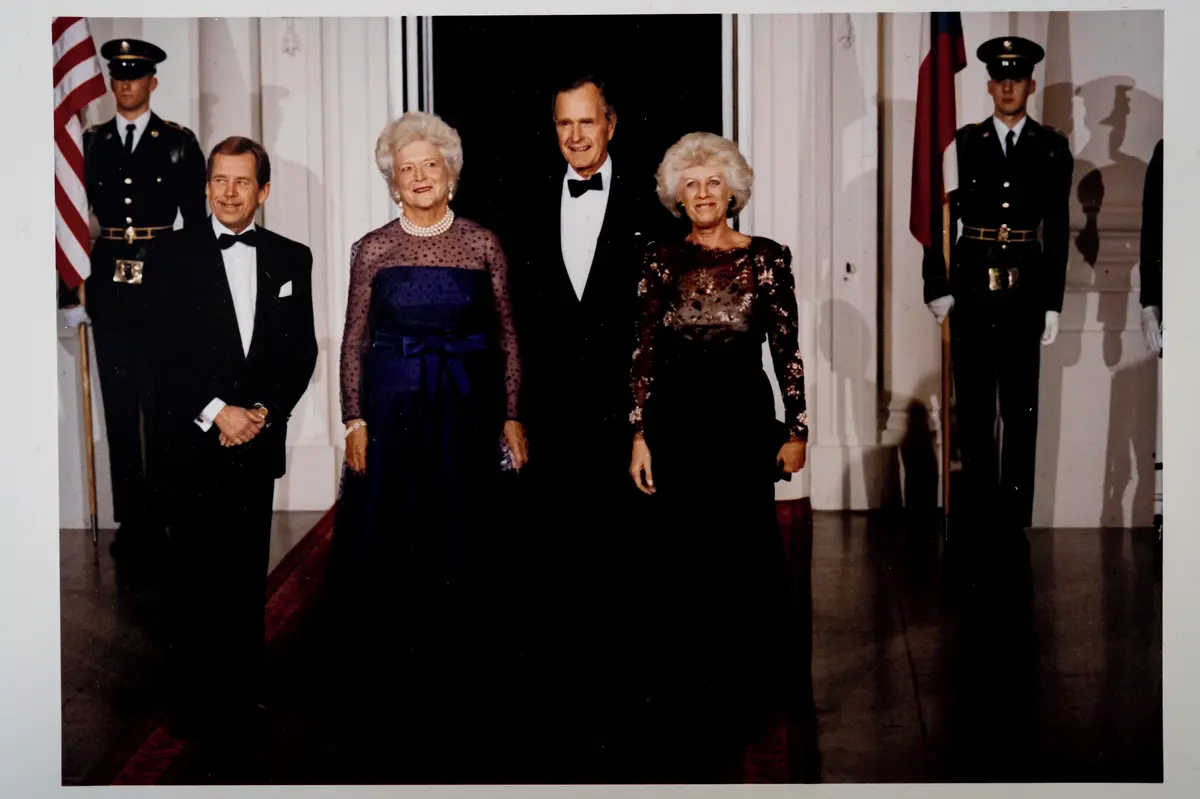 FOTO: Václav Havel na legendární americké cestě. Pražský hrad odtajnil vzácné dokumenty