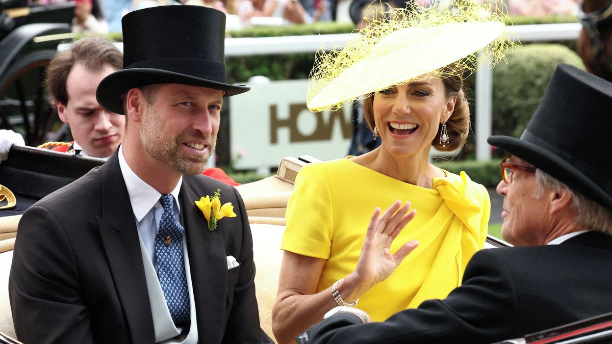 Dostihy po anglicku: Ascot patřil extravagantním kloboukům a princezně Kate, která opět recyklovala své šaty