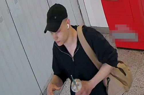 Vydával se za známého a vylákal z důvěřivce peníze. Policie hledá muže od bankomatu
