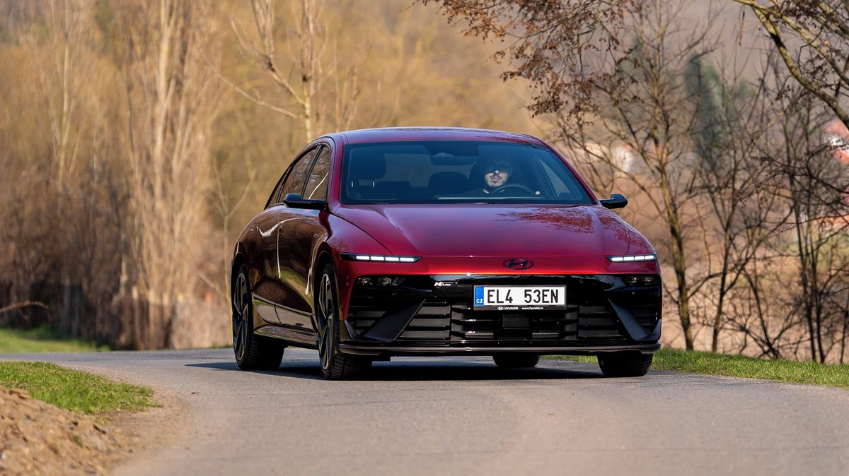 Test modernizovaného Hyundai Ioniq 6: vyladěný streamliner