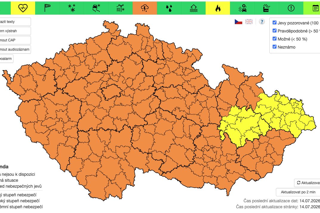 Meteorologové prodloužili výstrahu před velmi silnými bouřkami i na středu