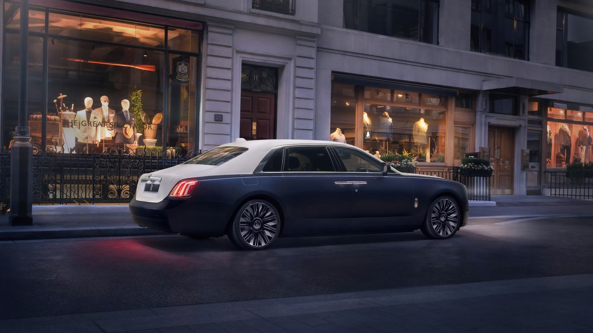 Speciální Rolls-Royce má připomínat oblek na míru, oslavuje ikonickou ulici luxusních krejčovství