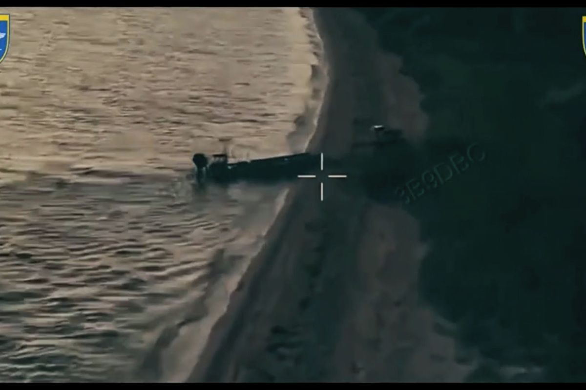 První robotické vylodění na světě. Ukrajinci vysadili na Kinburnskou kosu pozemní dron