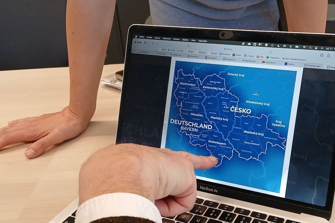 Zkušenosti Ukrajinců s životem v česko-bavorském pohraničí zachytí pocitová mapa
