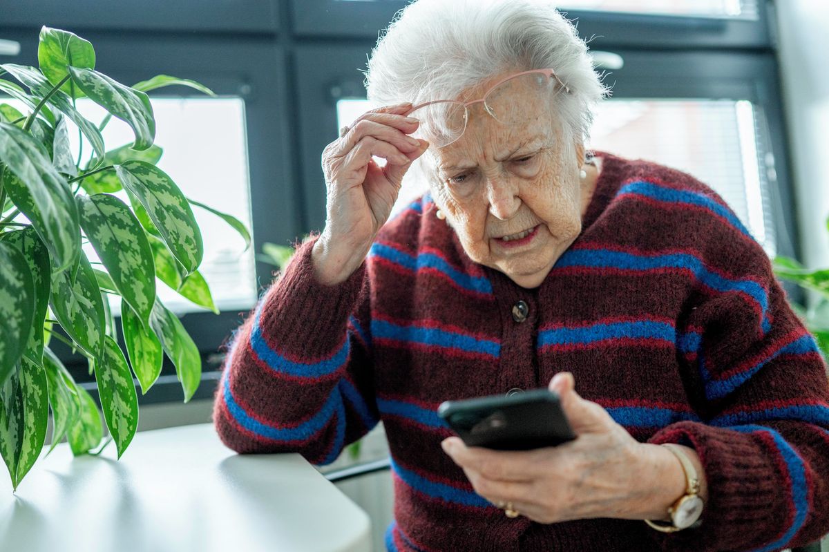 Máte v zahraničí spoustu peněz. Seniorka uvěřila a přišla o 112 tisíc korun