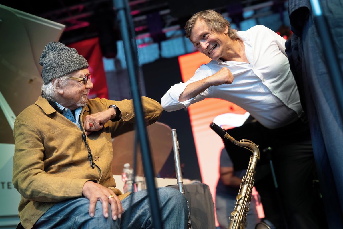 Nepodepsané cédéčko a malé pódium pro velkou kapelu. I to přinesl Bohemia JazzFest