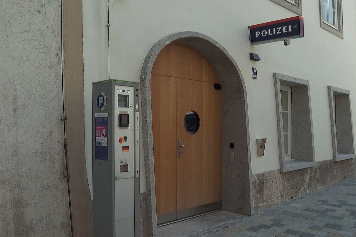 Hitlerův rodný dům se změnil na policejní stanici