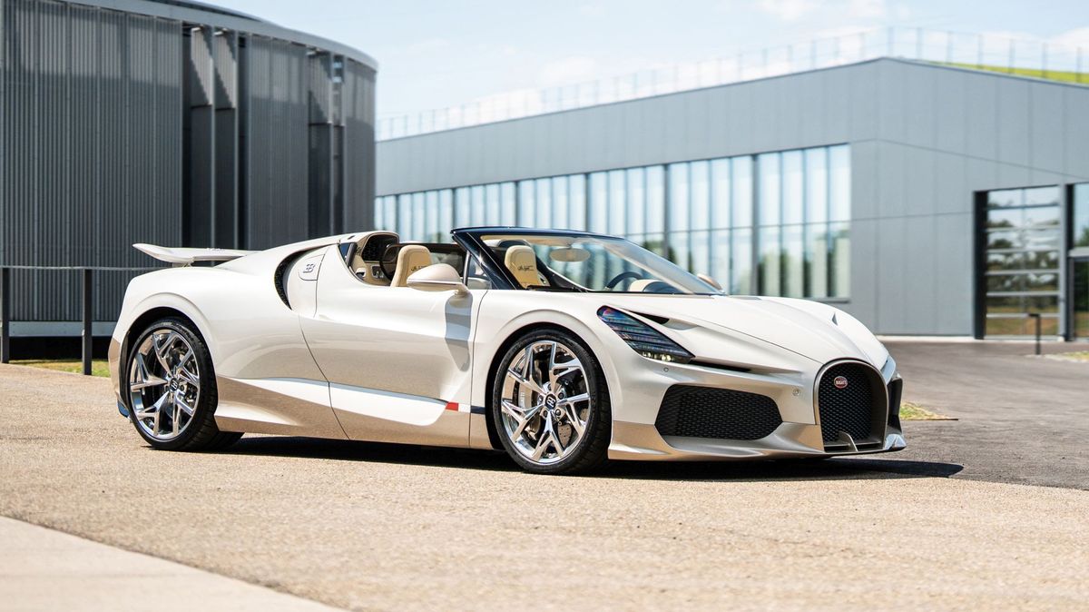 Bugatti ukázalo poslední sériové auto s motorem W16